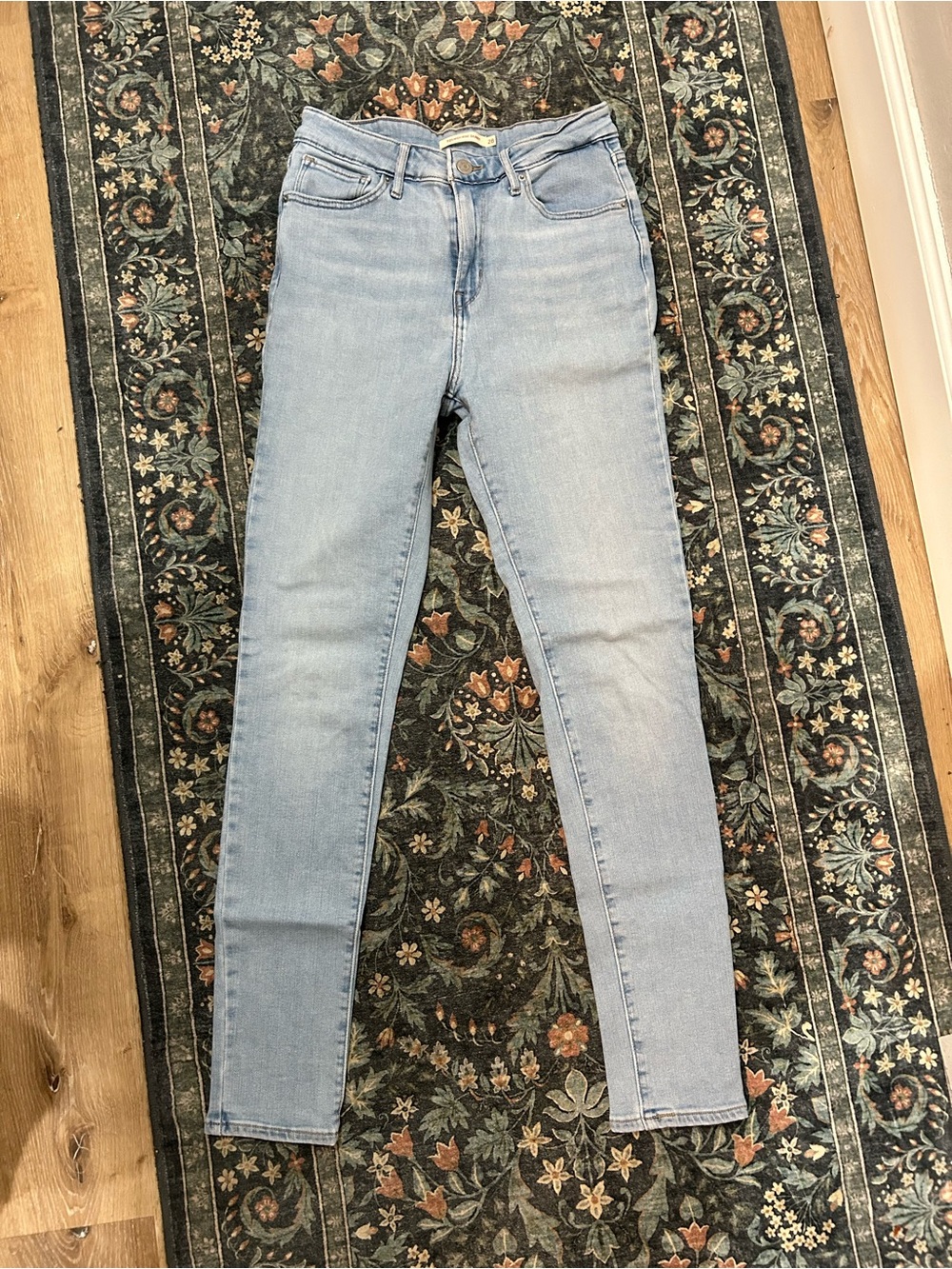 Levi's Light Wash High-Rise Skinny Jeans